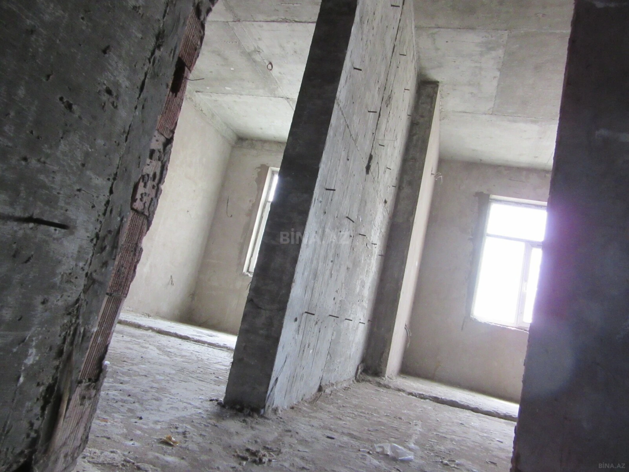 Satılır 2 otaqlı mənzil 79 m²