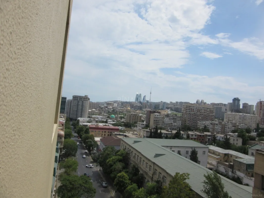 Satılır 2 otaqlı mənzil 79 m²