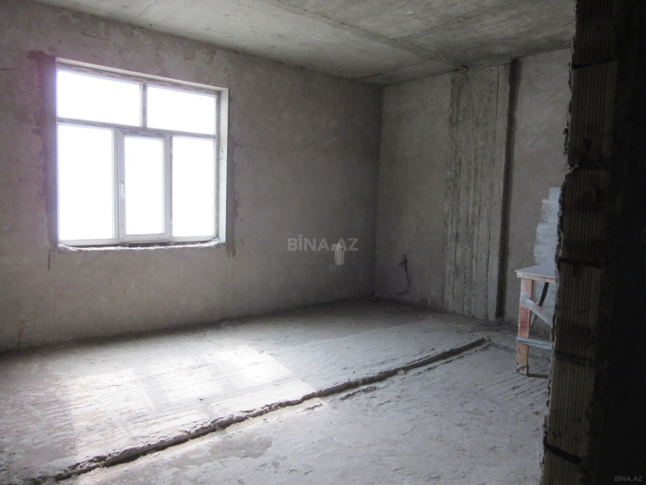 Satılır 2 otaqlı mənzil 79 m²