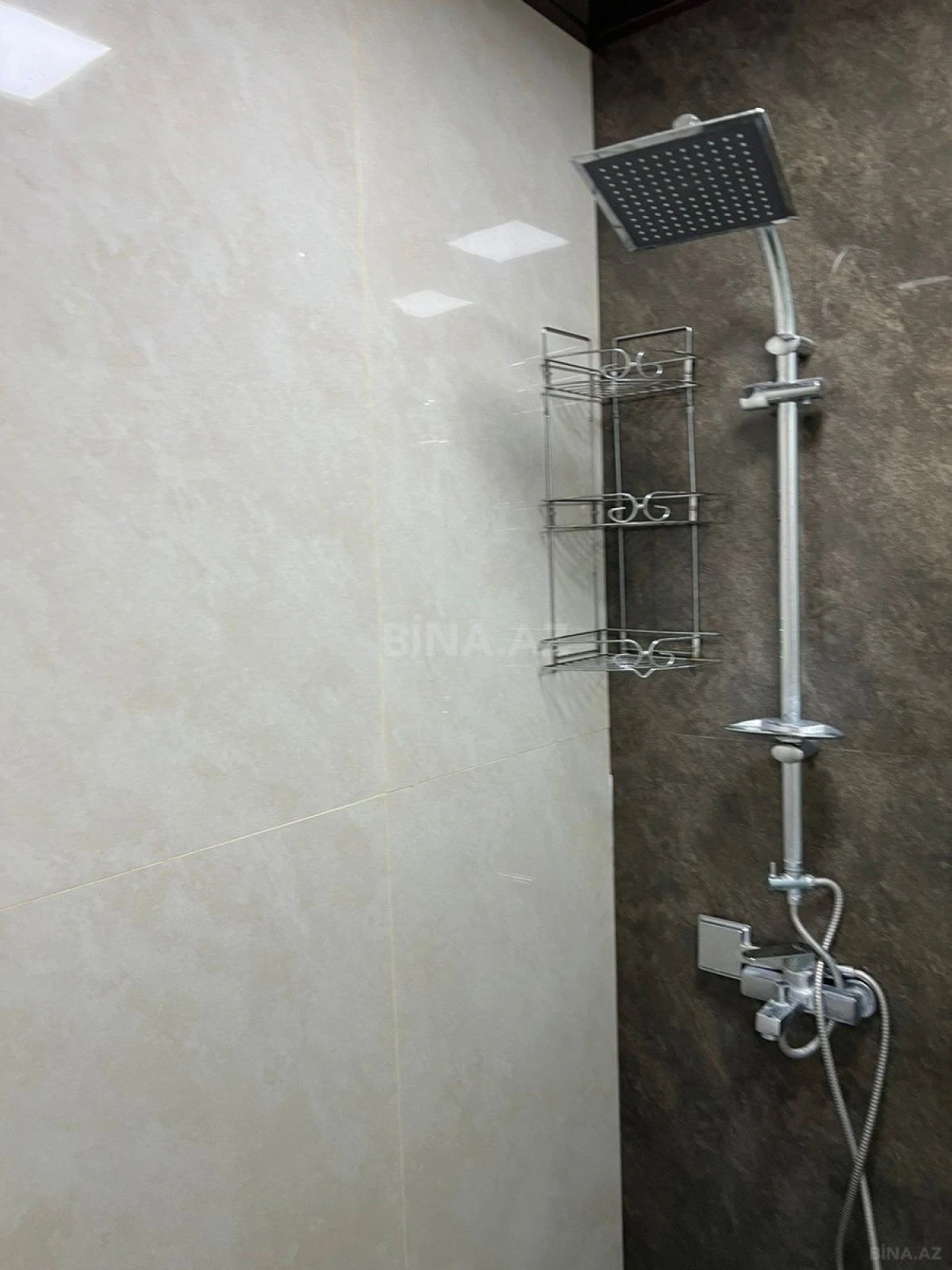 Satılır 3 otaqlı mənzil 94 m²