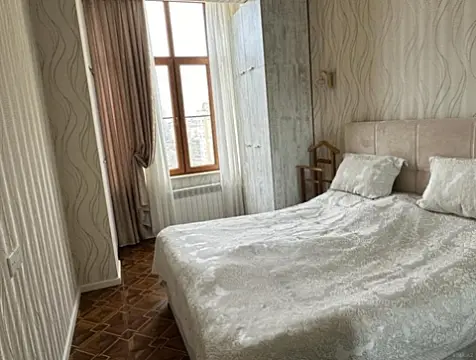 Satılır 2 otaqlı mənzil 80 m²