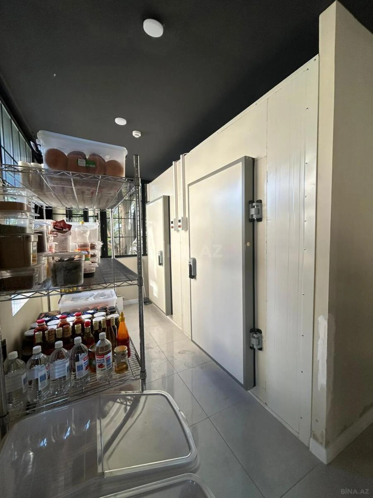 Satılır obyekt 250 m²