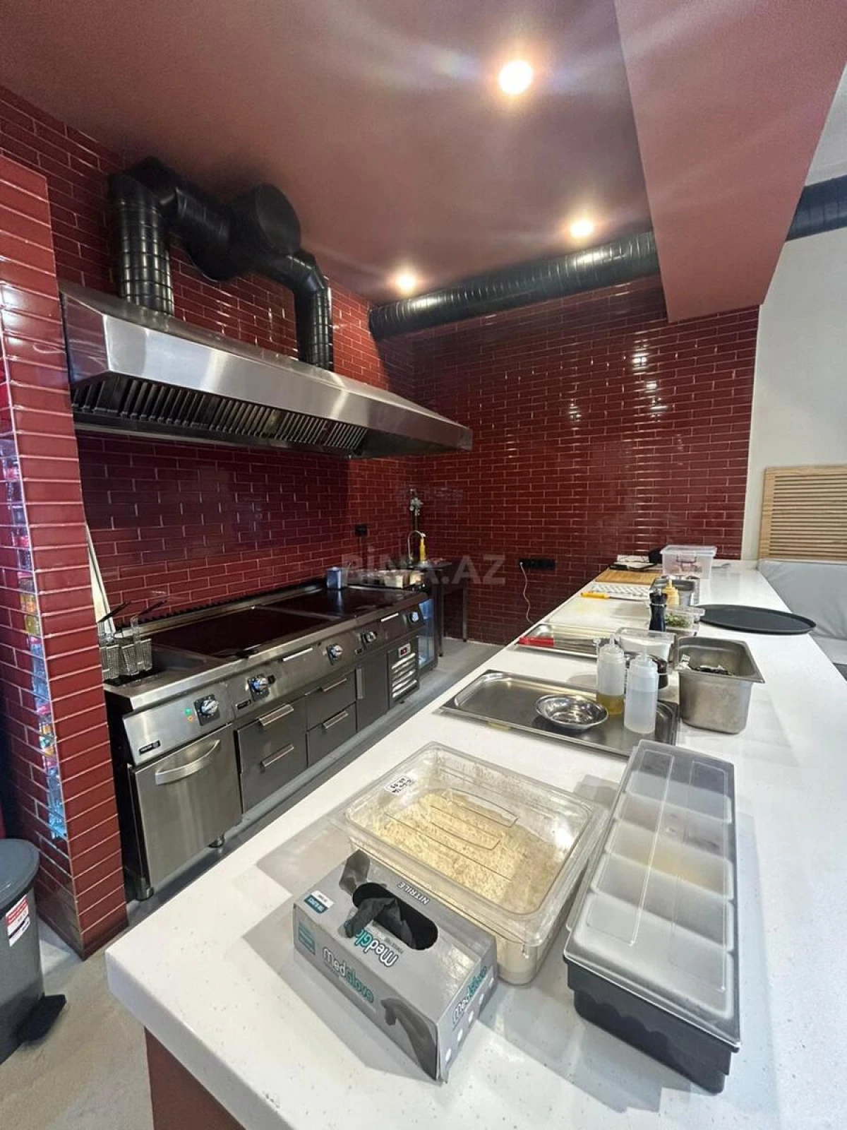 Satılır obyekt 250 m²