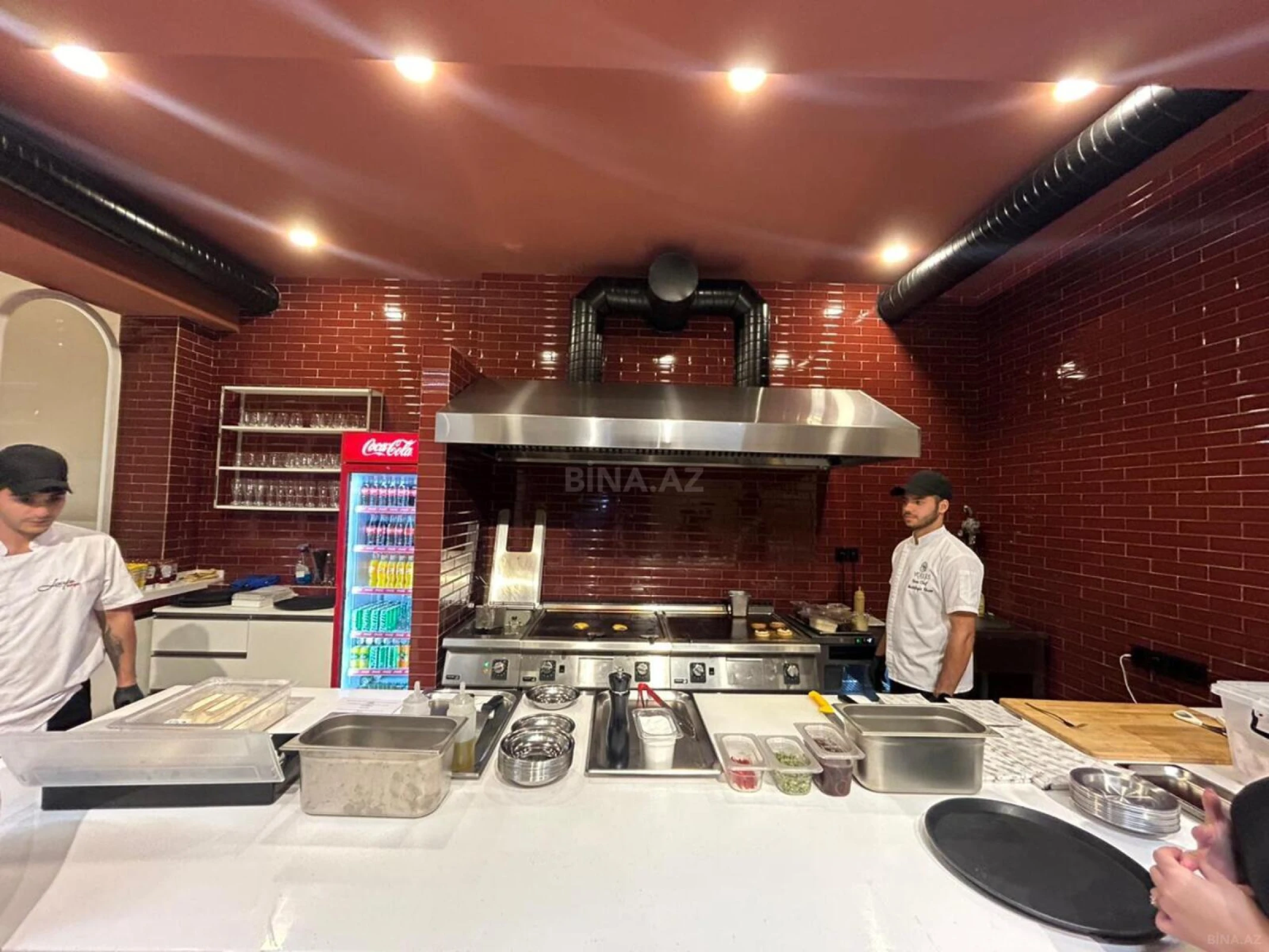 Satılır obyekt 250 m²