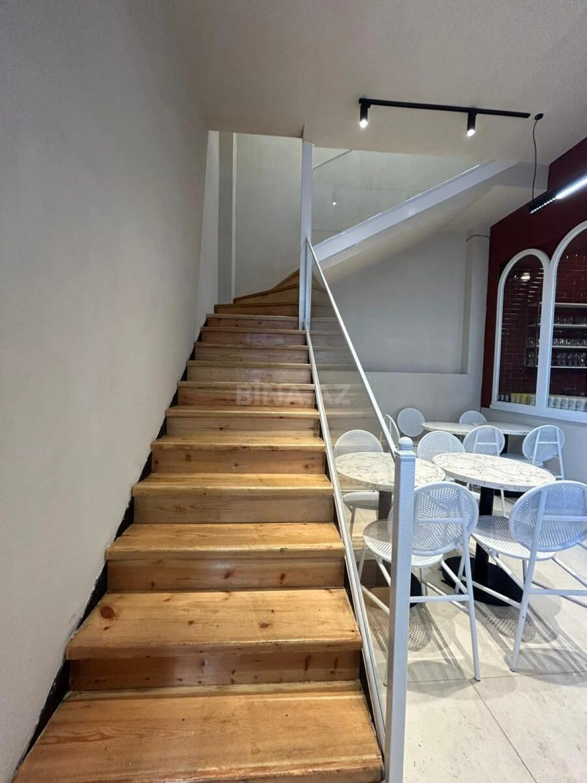 Satılır obyekt 250 m²