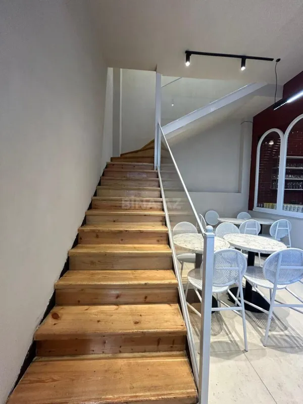 Satılır obyekt 250 m²