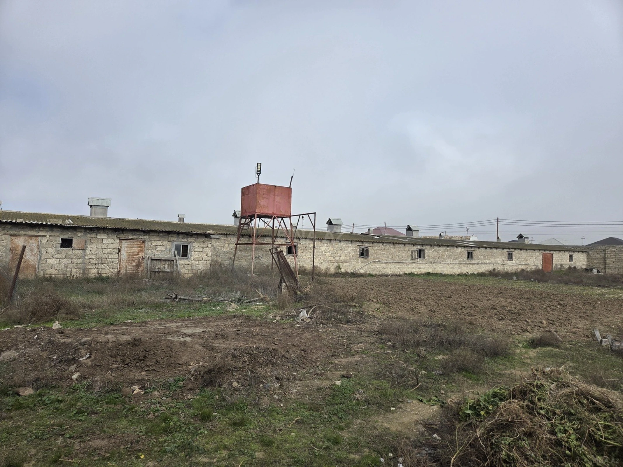 Satılır 3 otaqlı həyət evi 100 m²