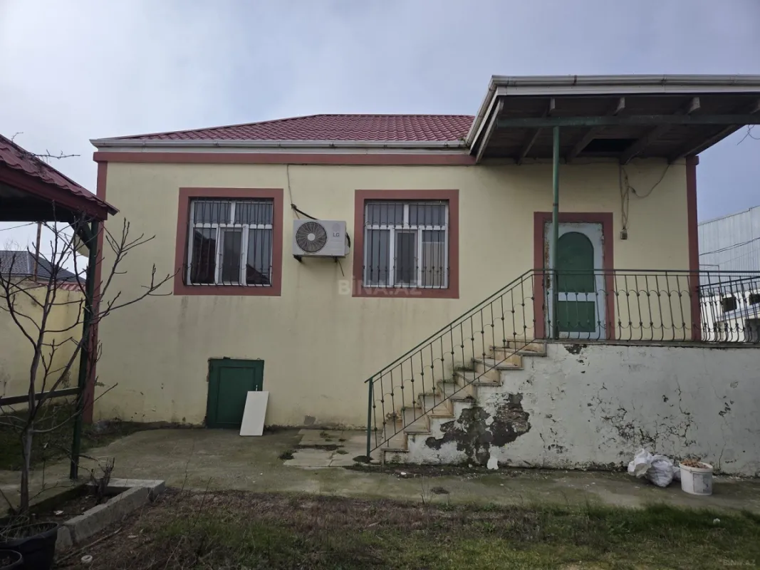 Satılır 3 otaqlı həyət evi 100 m²
