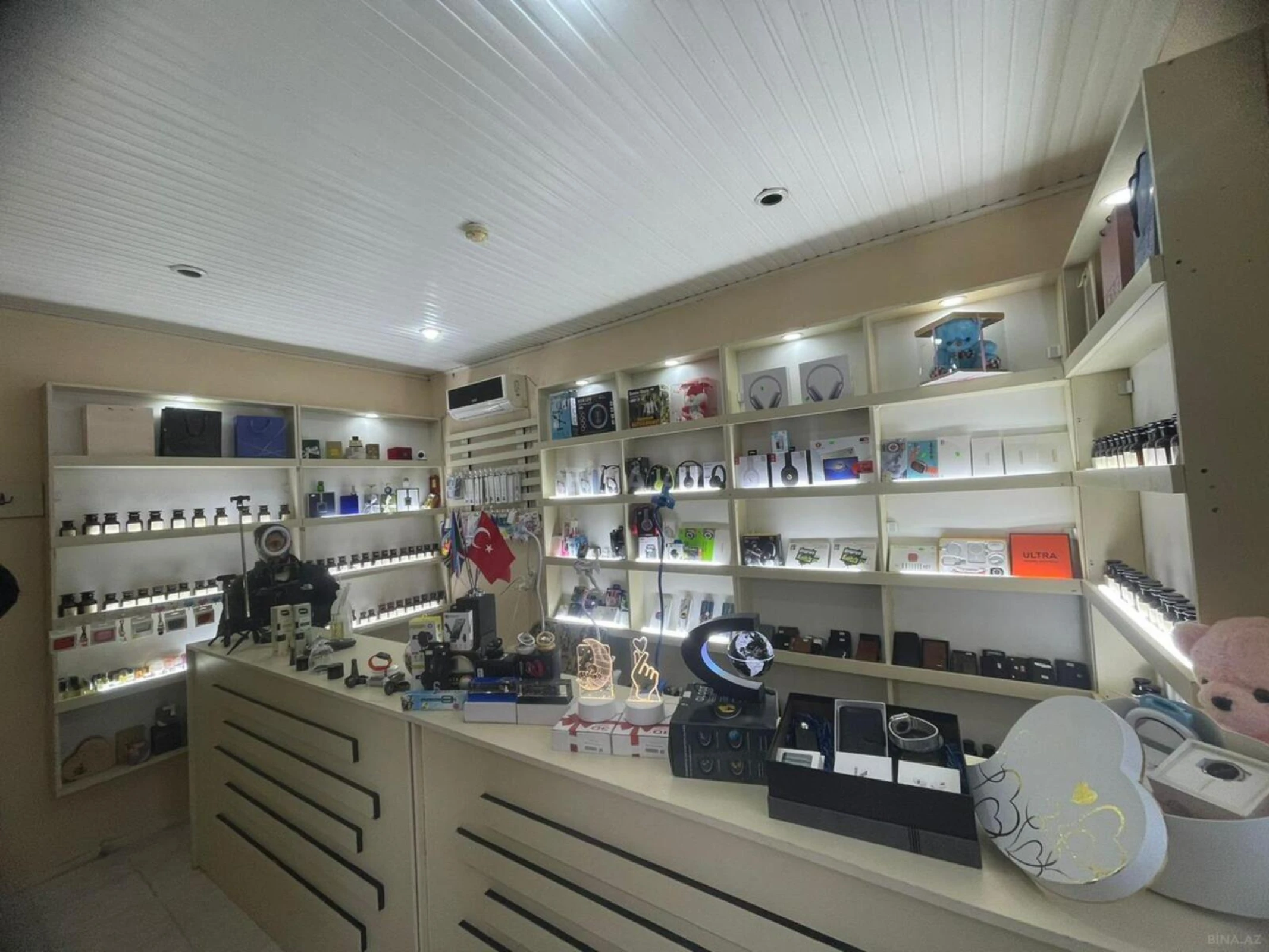 Satılır obyekt 80 m²