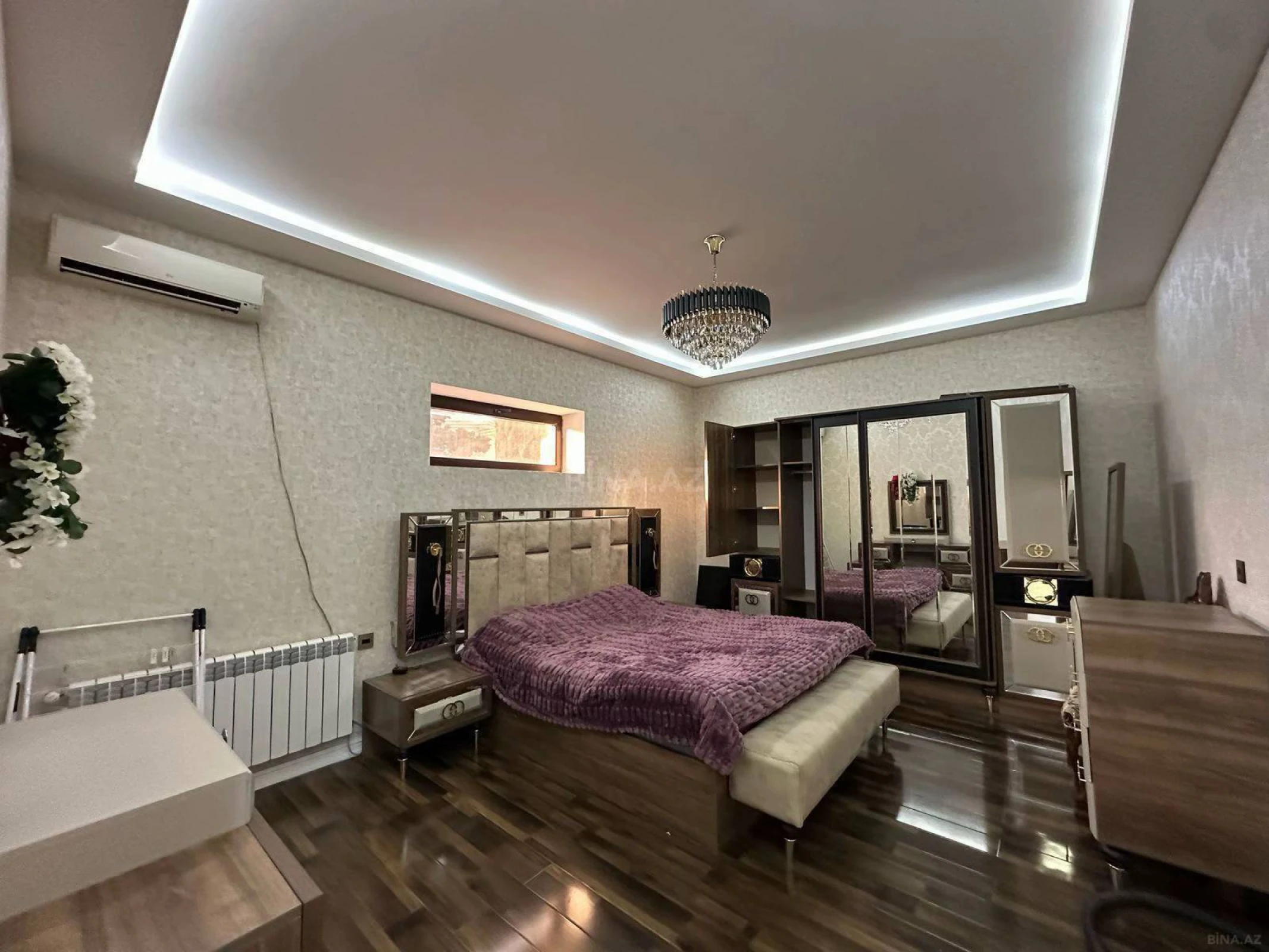 Satılır 6 otaqlı həyət evi 300 m²