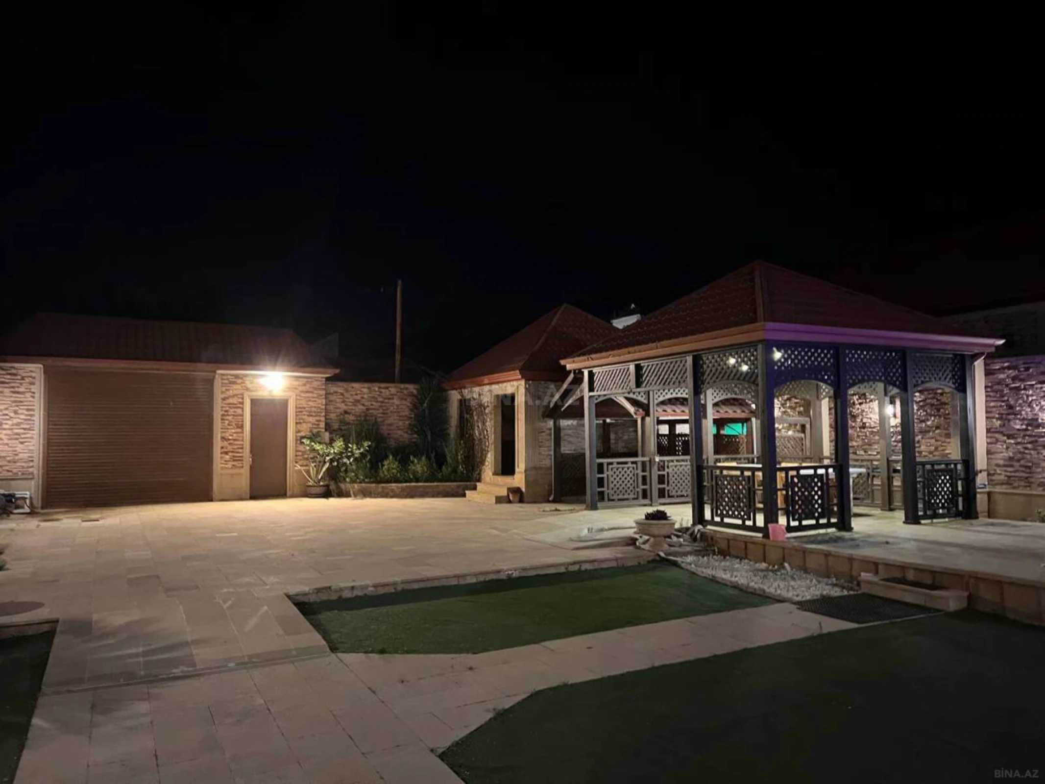 Satılır 6 otaqlı həyət evi 300 m²