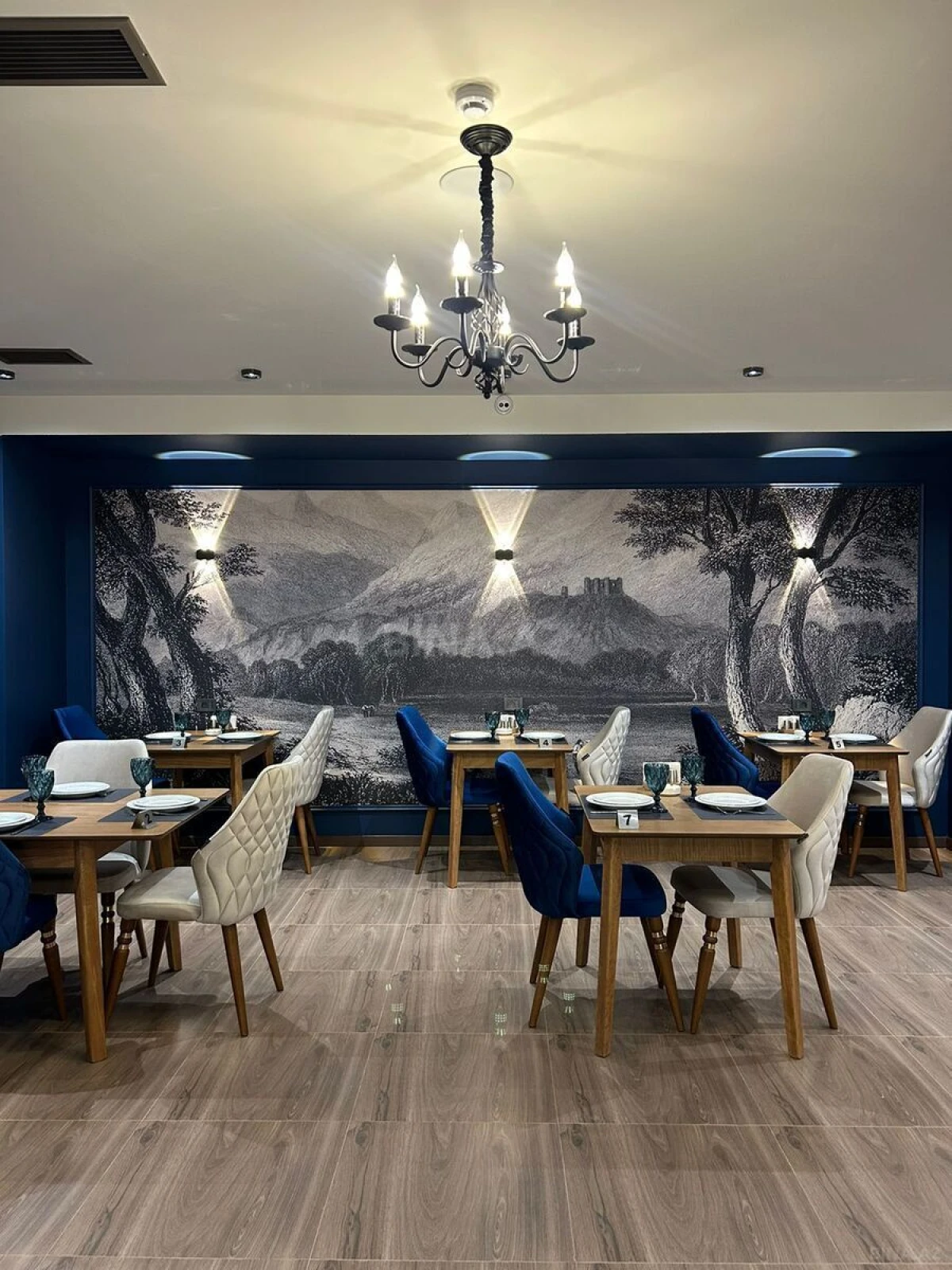 Satılır obyekt 550 m²