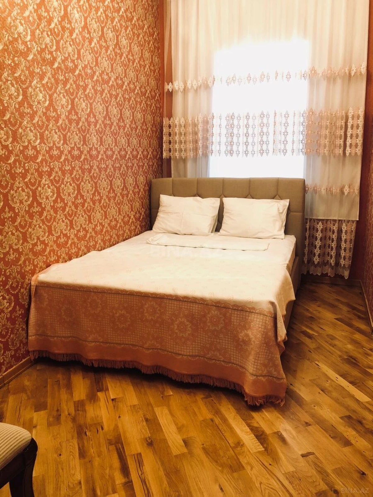 Kirayə verilir 2 otaqlı mənzil 70 m²