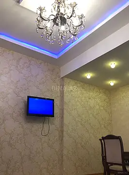 Kirayə verilir 2 otaqlı mənzil 70 m²
