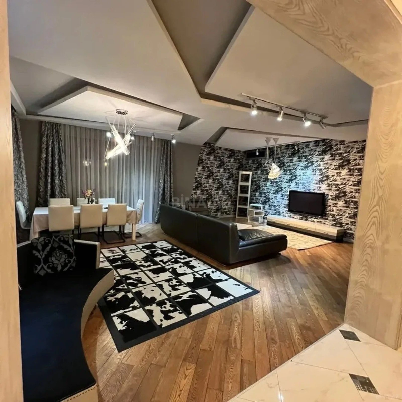 Kirayə verilir 5 otaqlı həyət evi 350 m²