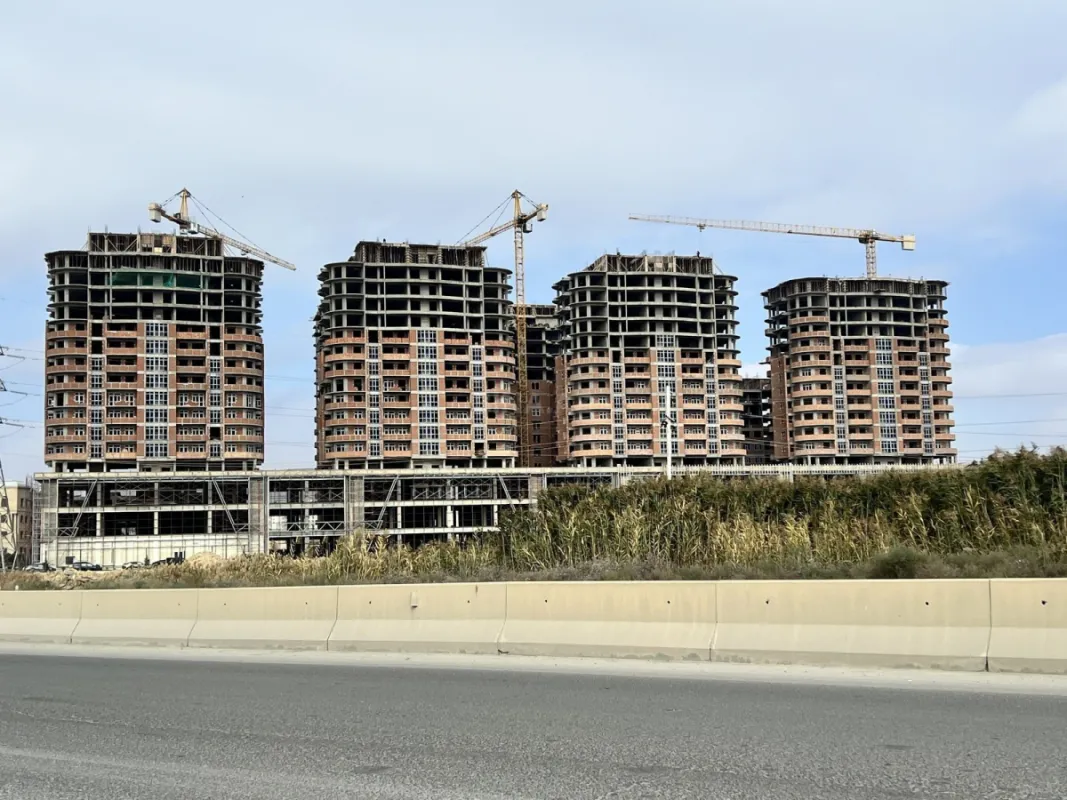 Satılır 2 otaqlı mənzil 83.2 m²