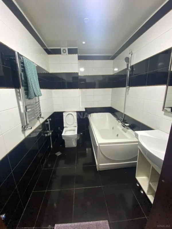Satılır 2 otaqlı mənzil 107 m²