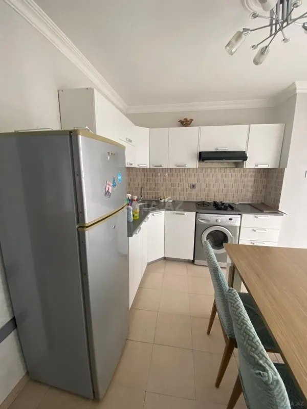 Satılır 2 otaqlı mənzil 107 m²