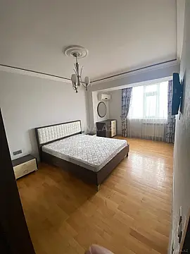 Satılır 2 otaqlı mənzil 107 m²