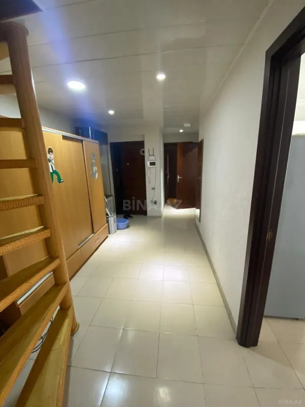 Satılır 2 otaqlı mənzil 107 m²