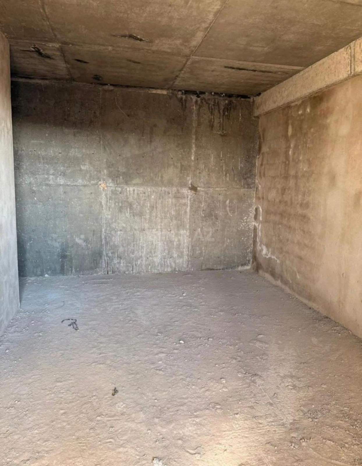 Satılır 3 otaqlı mənzil 157 m²