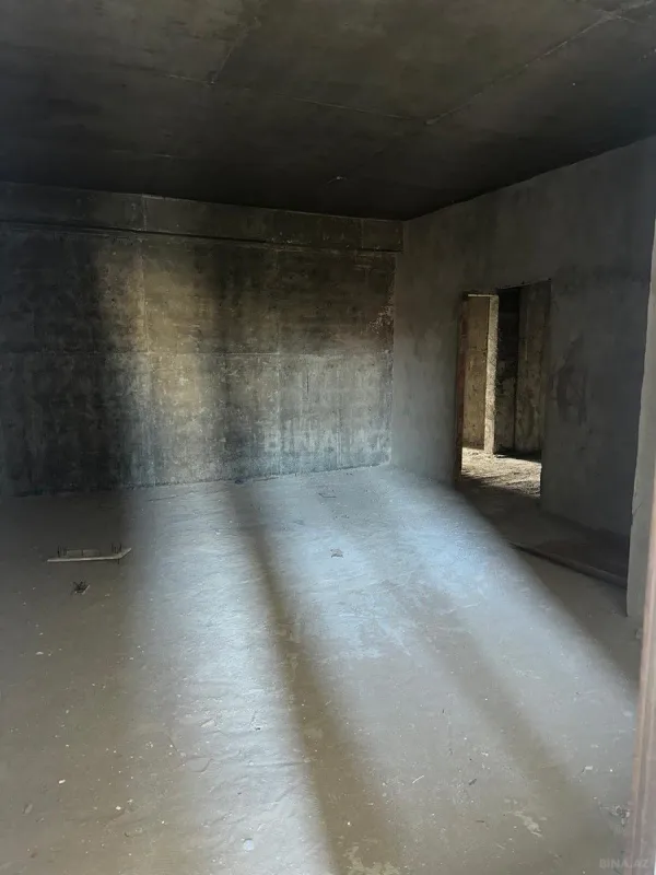 Satılır 3 otaqlı mənzil 157 m²