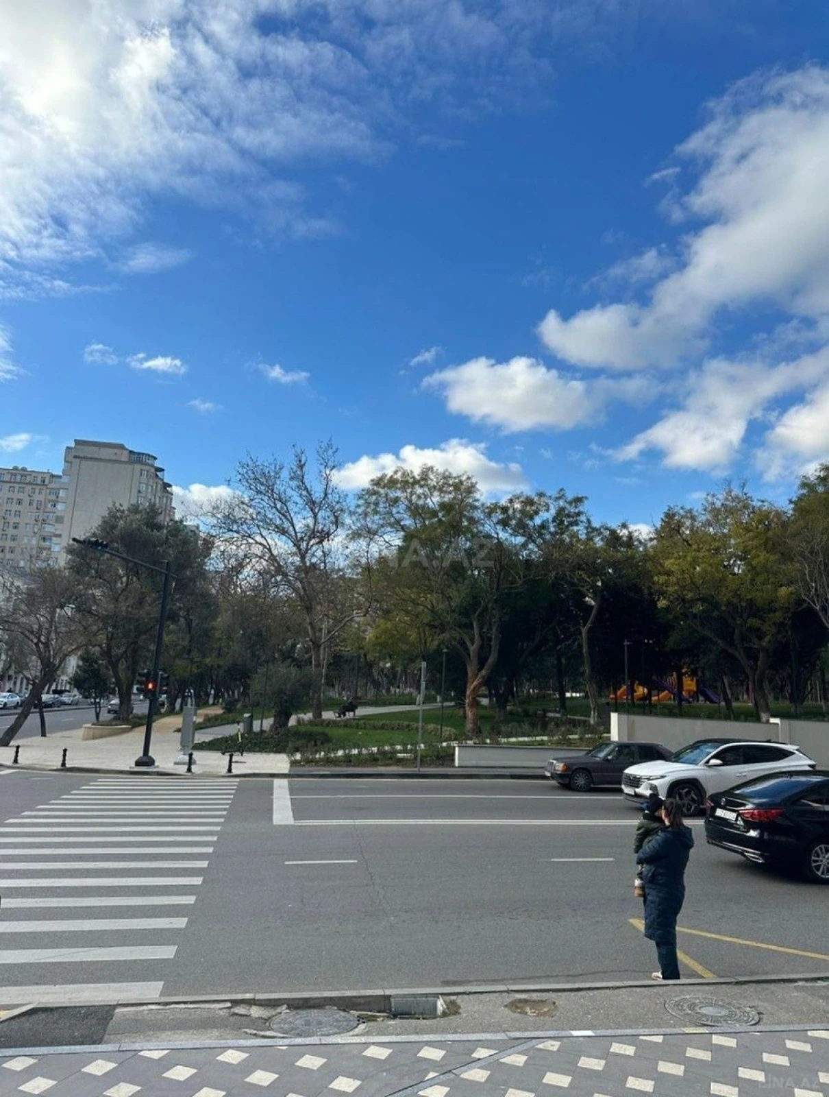 Satılır 3 otaqlı mənzil 157 m²