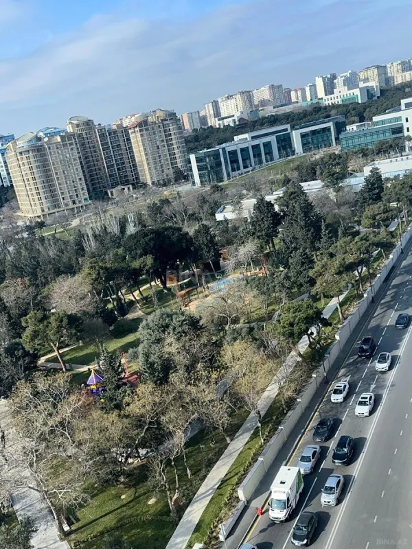 Satılır 3 otaqlı mənzil 157 m²