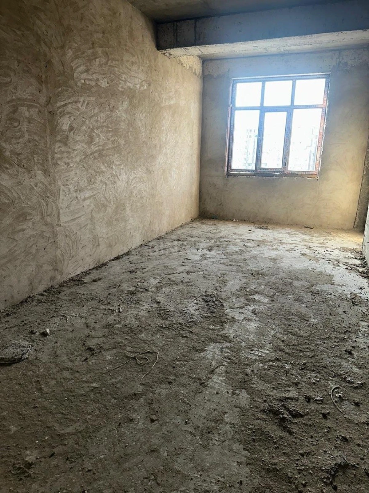 Satılır 3 otaqlı mənzil 157 m²