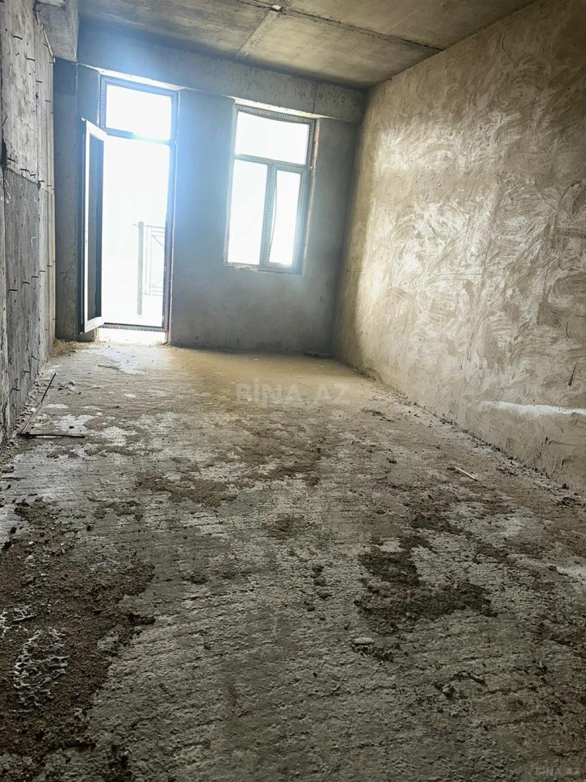 Satılır 3 otaqlı mənzil 157 m²