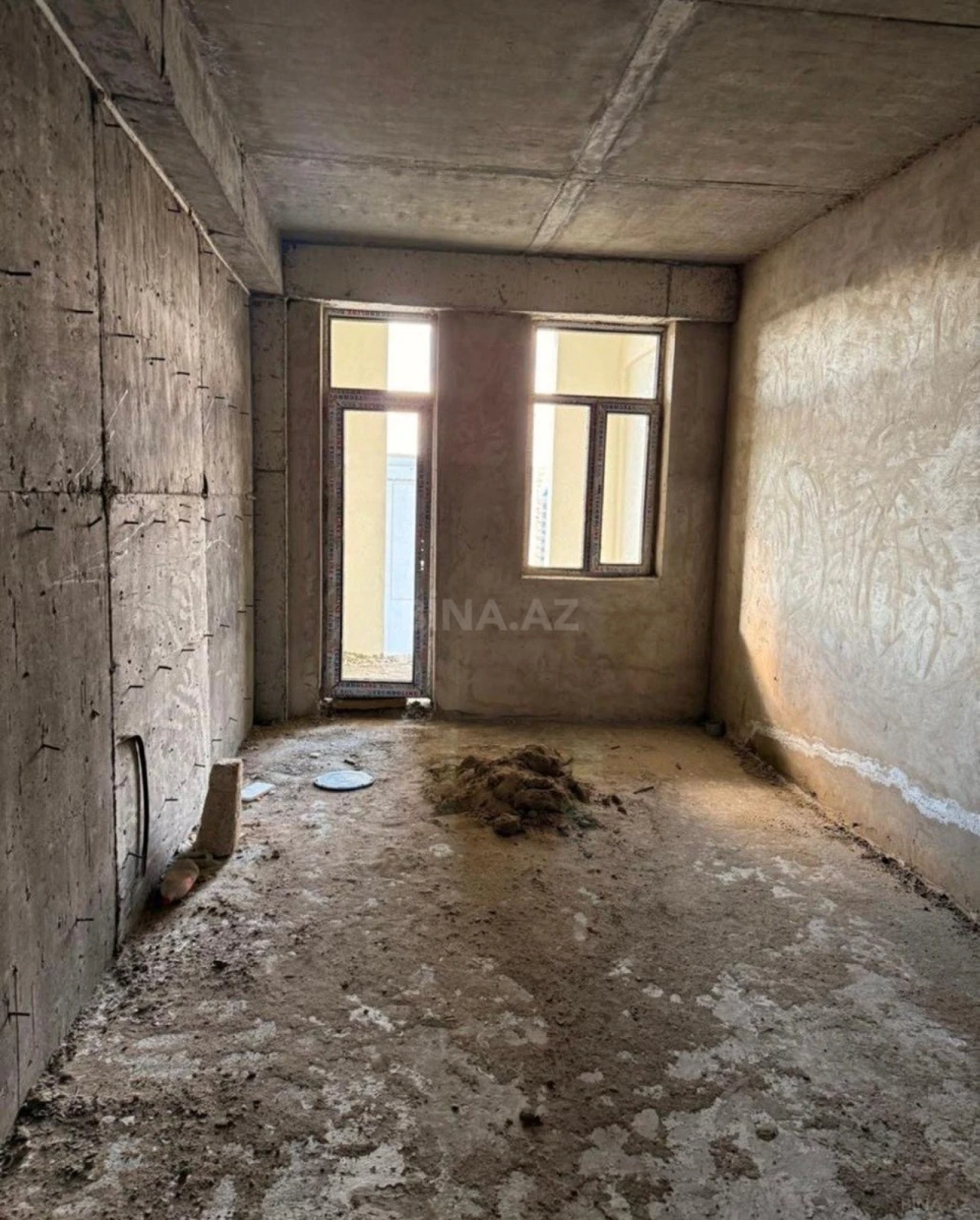 Satılır 3 otaqlı mənzil 157 m²