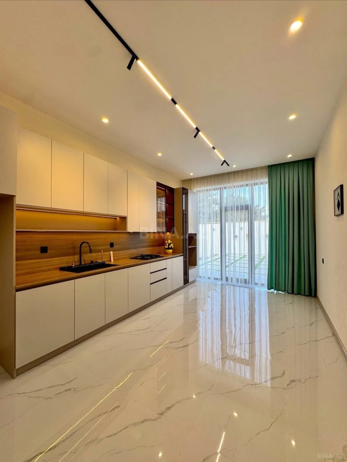 Kirayə verilir 5 otaqlı həyət evi 300 m²