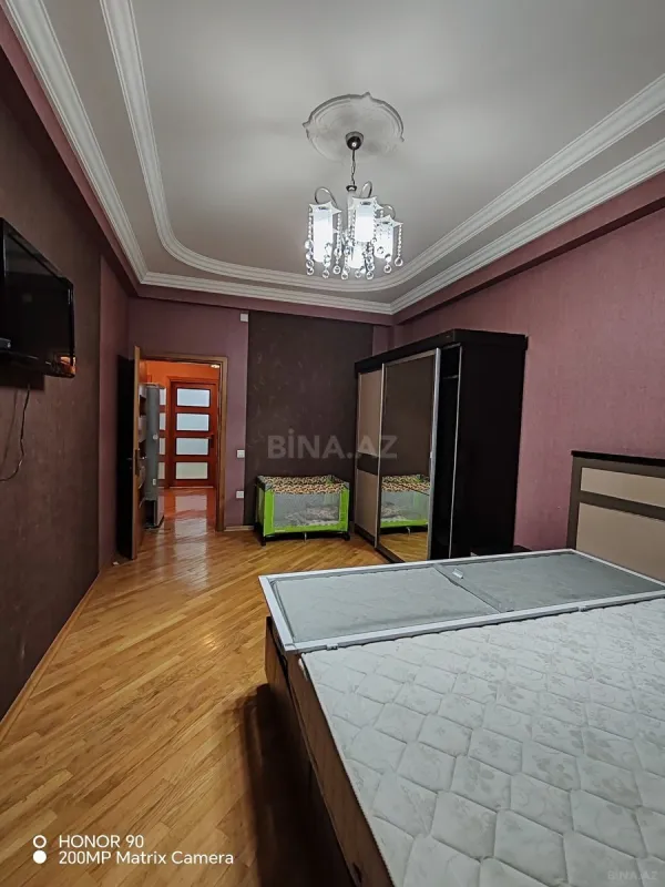Satılır 3 otaqlı mənzil 115 m²