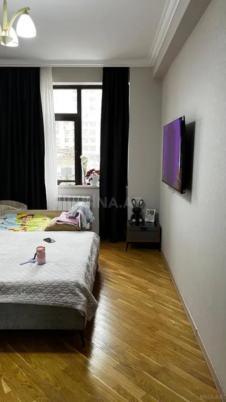 Satılır 3 otaqlı mənzil 93 m²