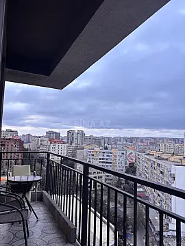 Satılır 4 otaqlı mənzil 136 m²