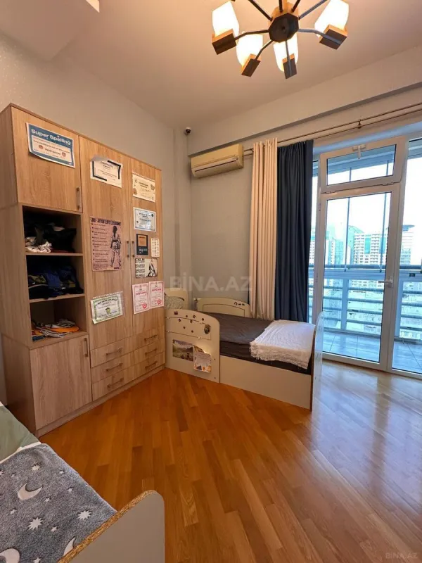 Kirayə verilir 3 otaqlı mənzil 190 m²
