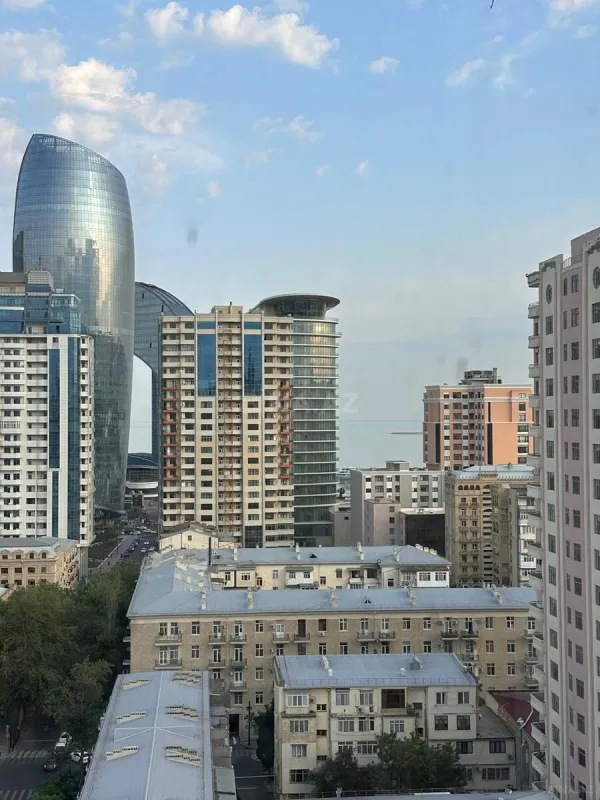 Kirayə verilir 3 otaqlı mənzil 190 m²