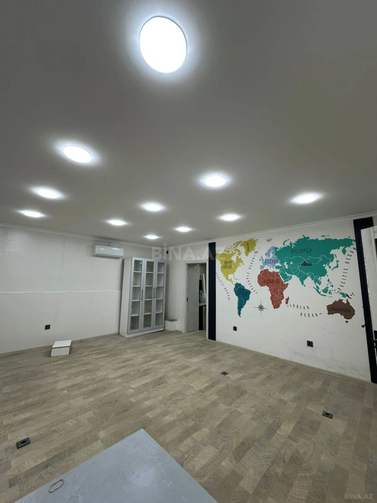 Kirayə verilir 4 otaqlı ofis 112 m²