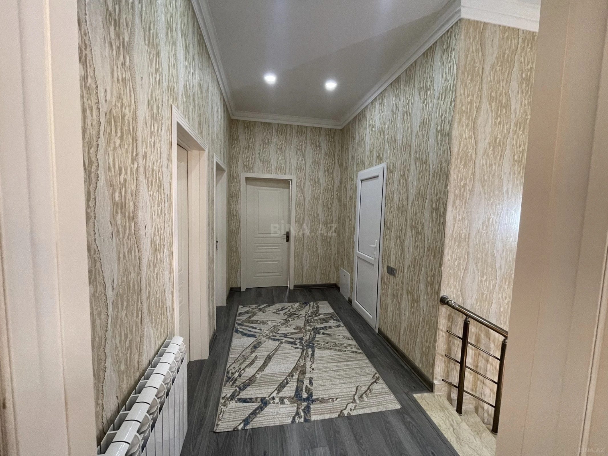Satılır 6 otaqlı həyət evi 180 m²