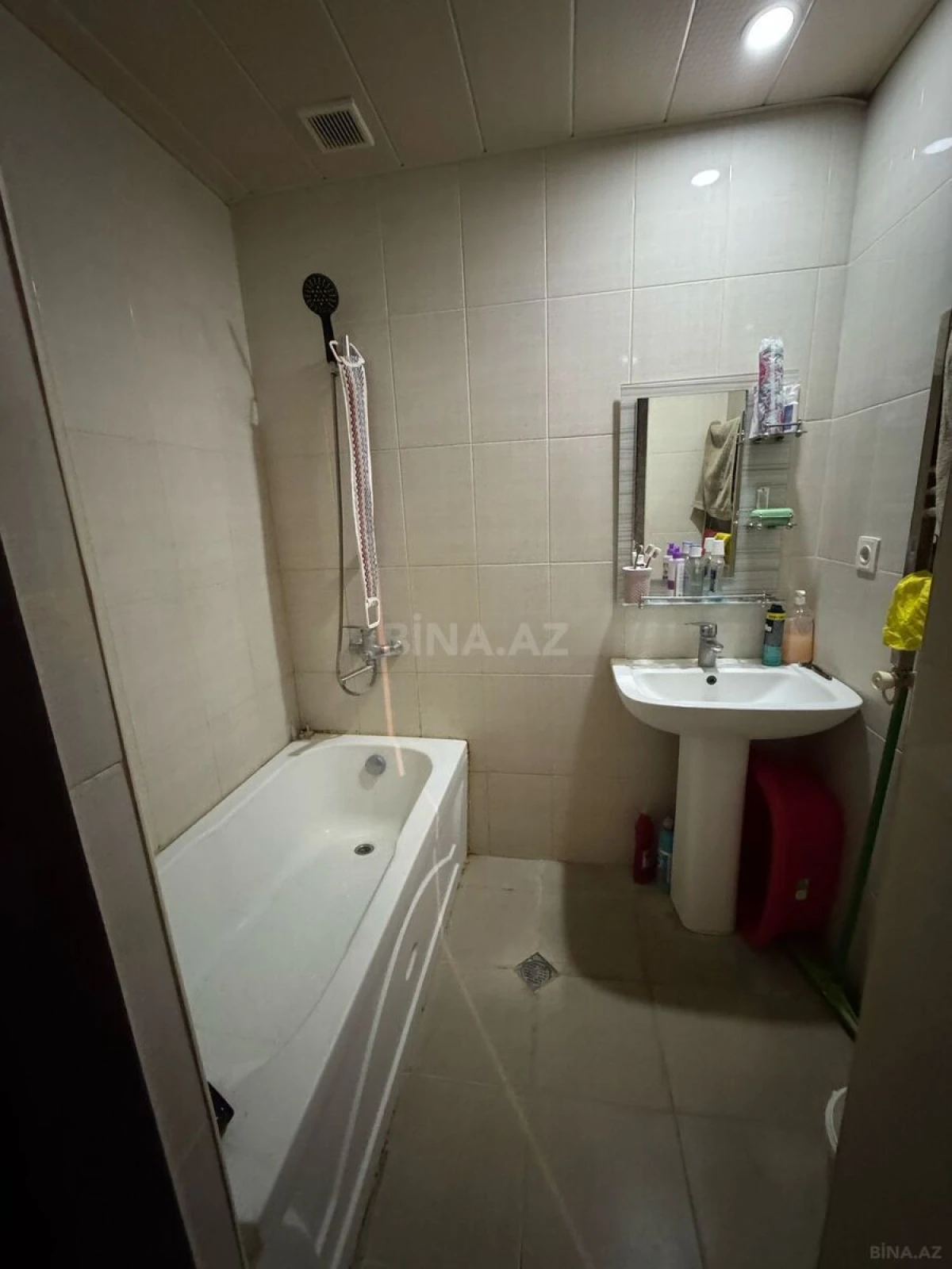 Satılır 2 otaqlı mənzil 65 m²