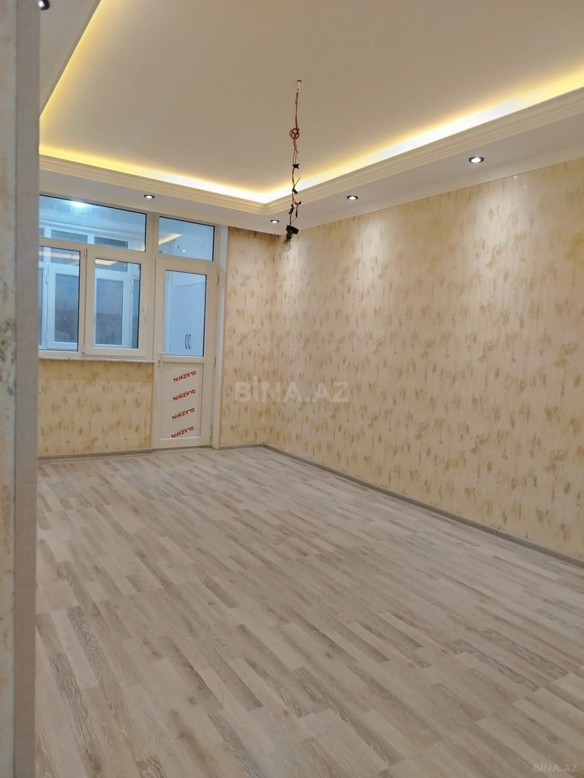 Satılır 3 otaqlı mənzil 95 m²