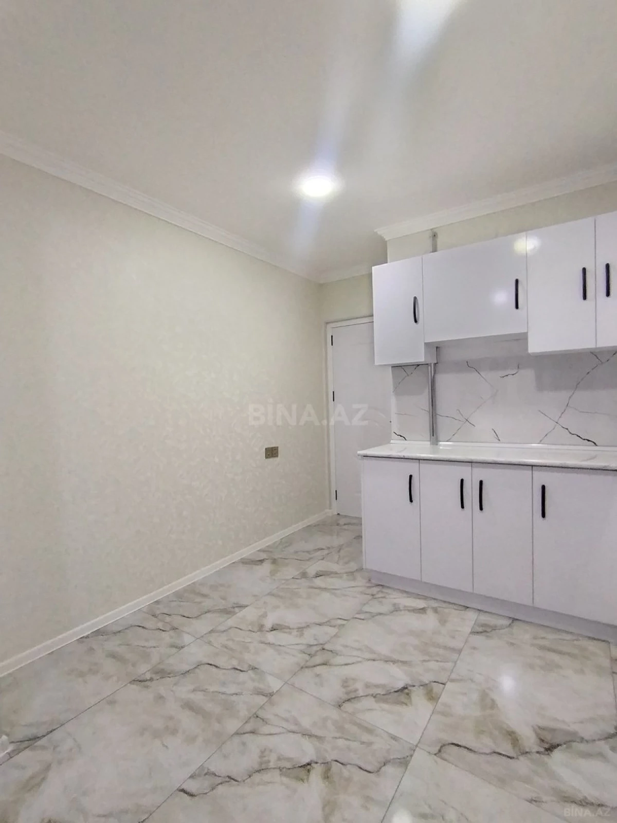 Satılır 3 otaqlı mənzil 95 m²
