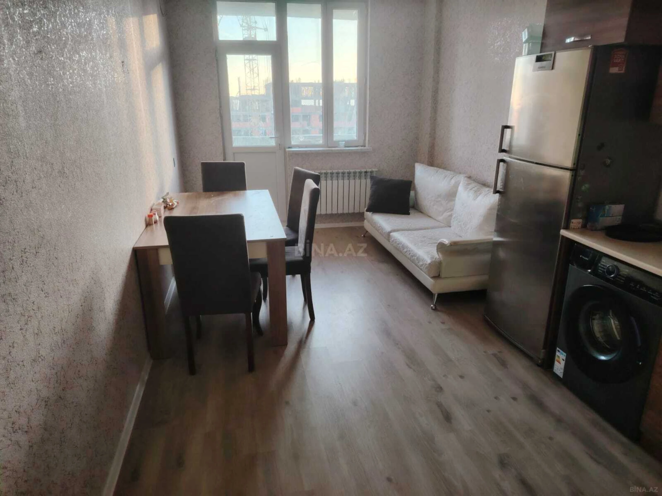 Satılır 2 otaqlı mənzil 81 m²