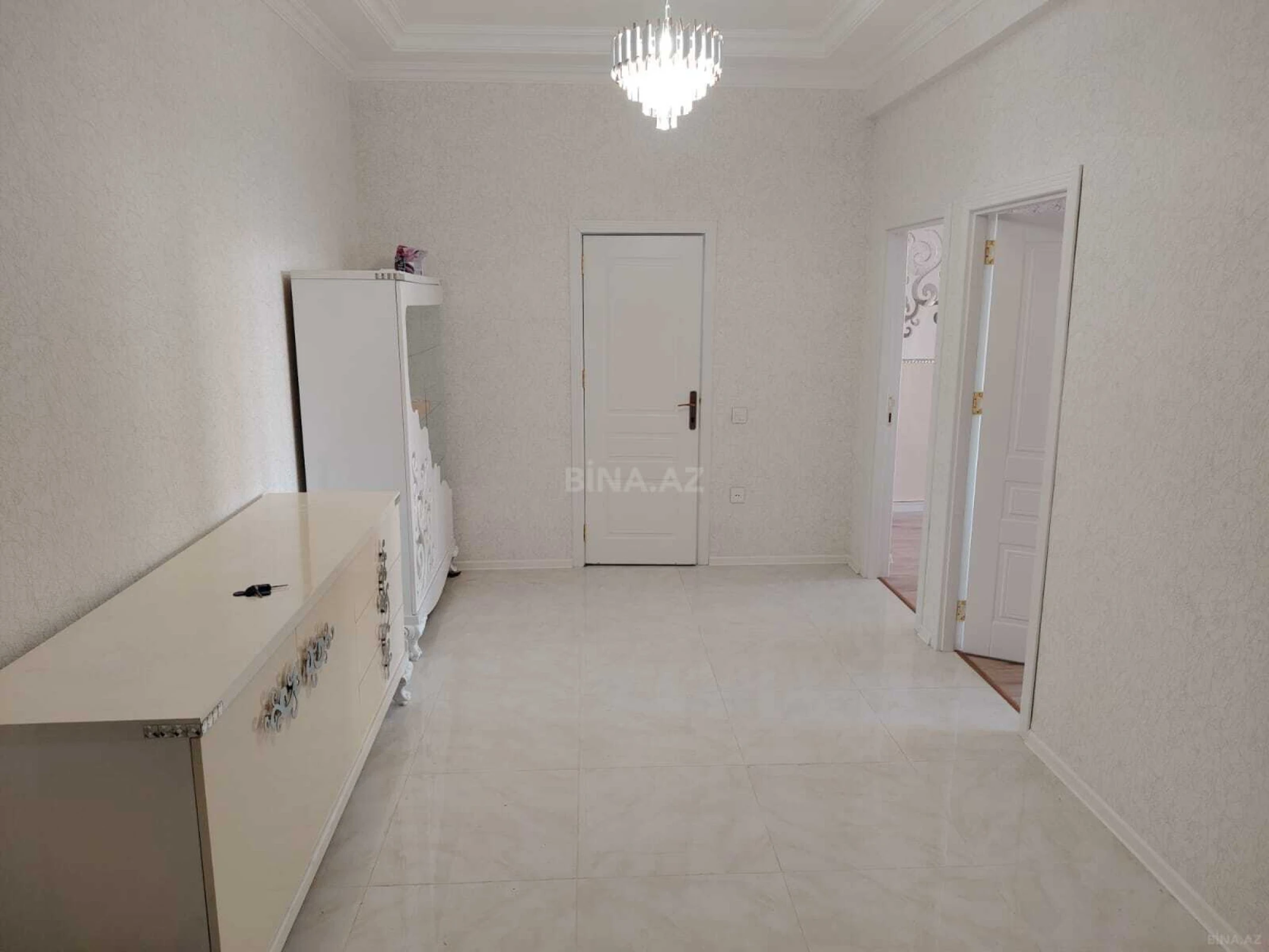 Satılır 2 otaqlı mənzil 81 m²