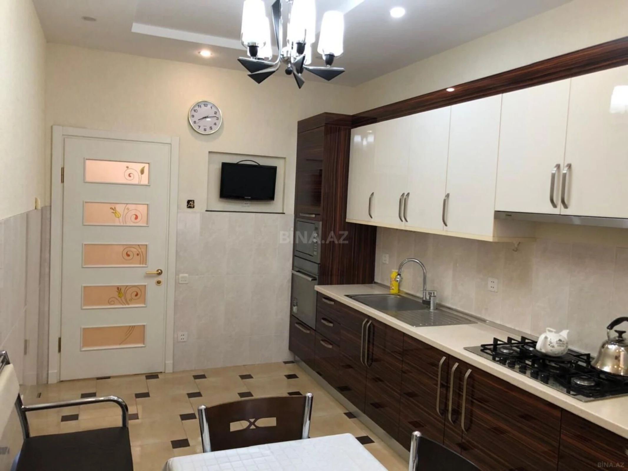 Kirayə verilir 3 otaqlı mənzil 120 m²