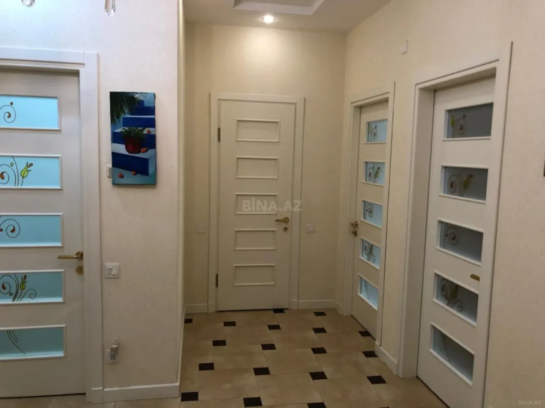 Kirayə verilir 3 otaqlı mənzil 120 m²
