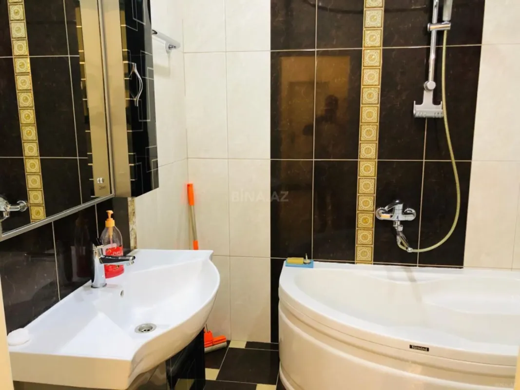 Kirayə verilir 3 otaqlı mənzil 120 m²