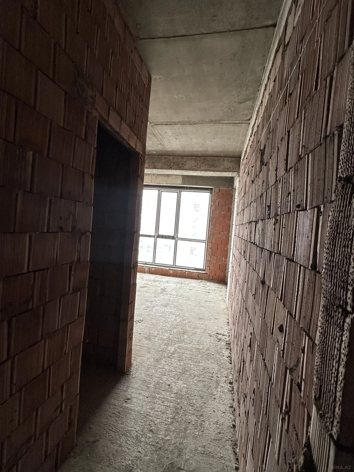 Satılır 3 otaqlı mənzil 128.8 m²