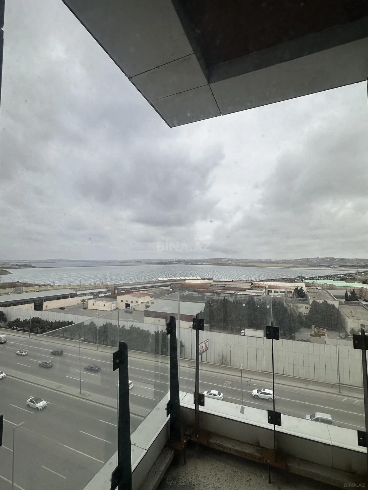 Satılır 3 otaqlı mənzil 128.8 m²