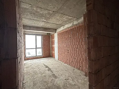 Satılır 3 otaqlı mənzil 128.8 m²